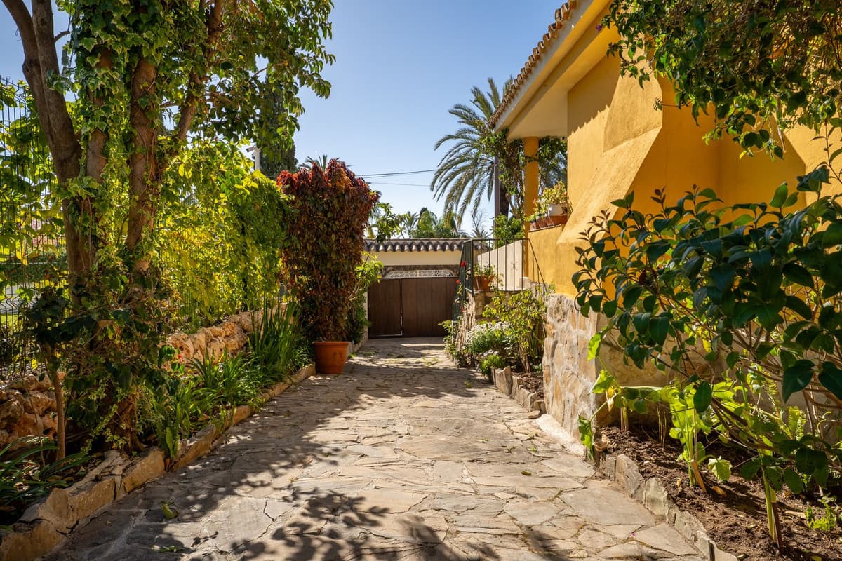 Detached Villa in El Paraiso — photo 10 of 10