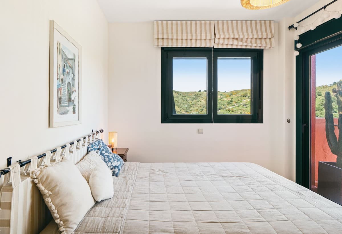 Top Floor Apartment in Calahonda — photo 9 of 10