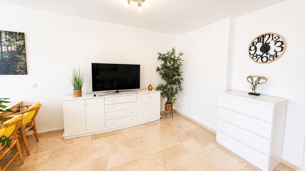 Middle Floor Apartment in Atalaya — photo 10 of 10
