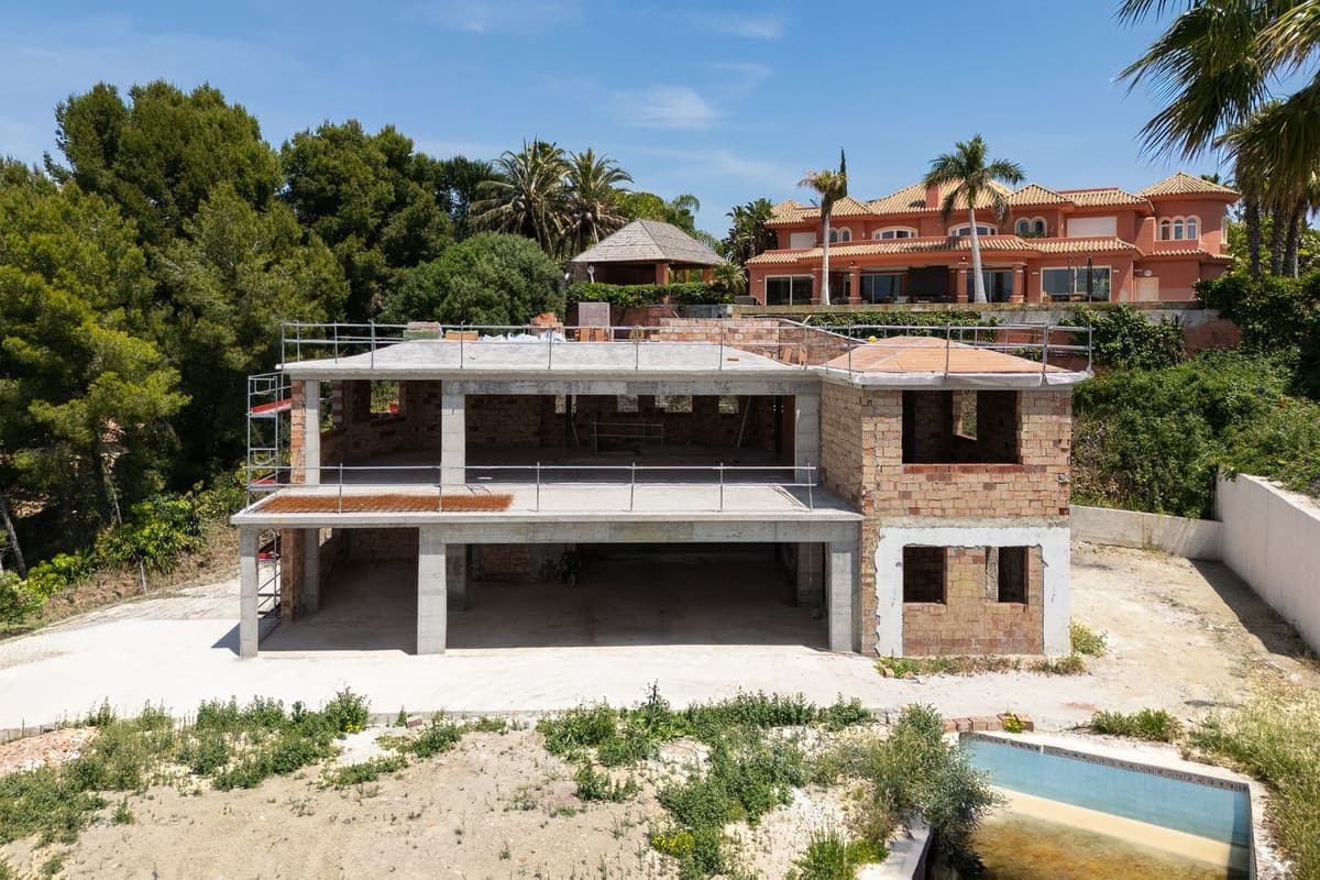 Detached Villa in El Paraiso — photo 4 of 10