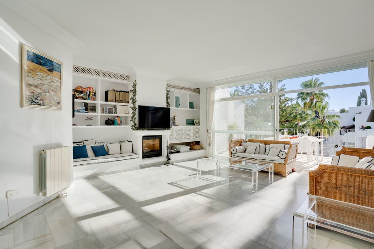 Penthouse Duplex in The Golden Mile — photo 3 of 10
