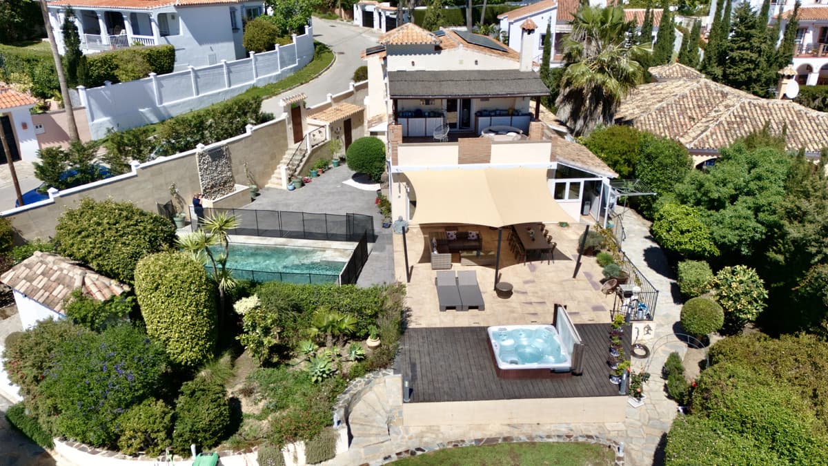 Detached Villa in Estepona — photo 3 of 10