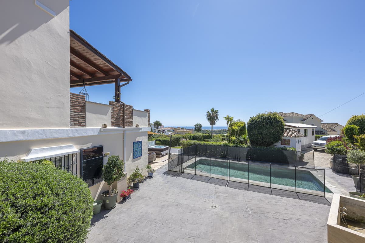 Detached Villa in Estepona — photo 4 of 10