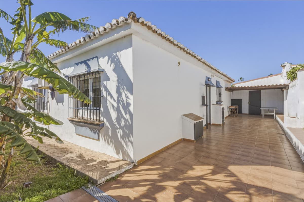 Bungalow in El Chaparral — photo 1 of 10