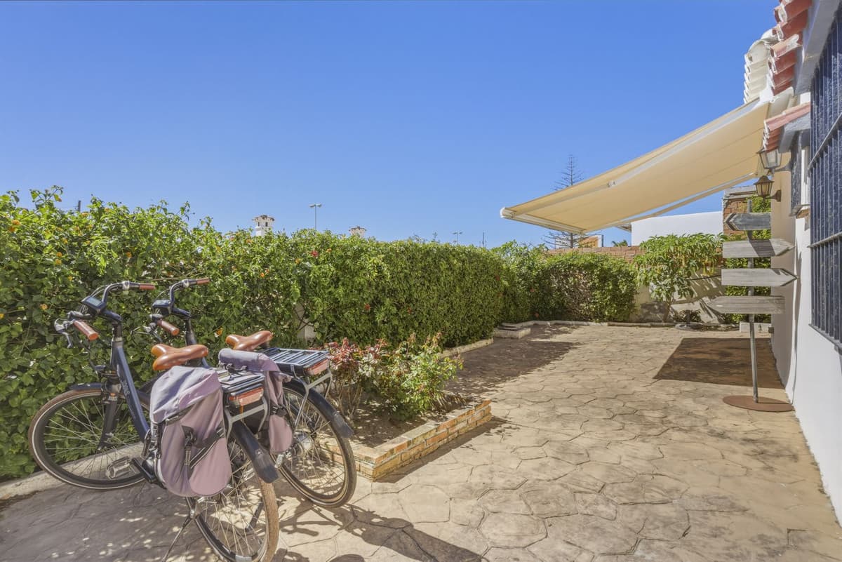 Bungalow in El Chaparral — photo 4 of 10
