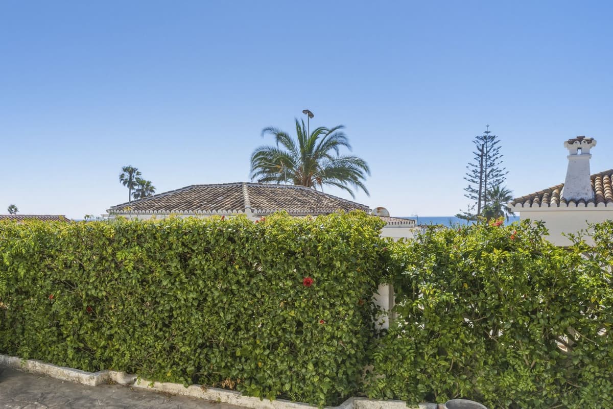 Bungalow in El Chaparral — photo 6 of 10