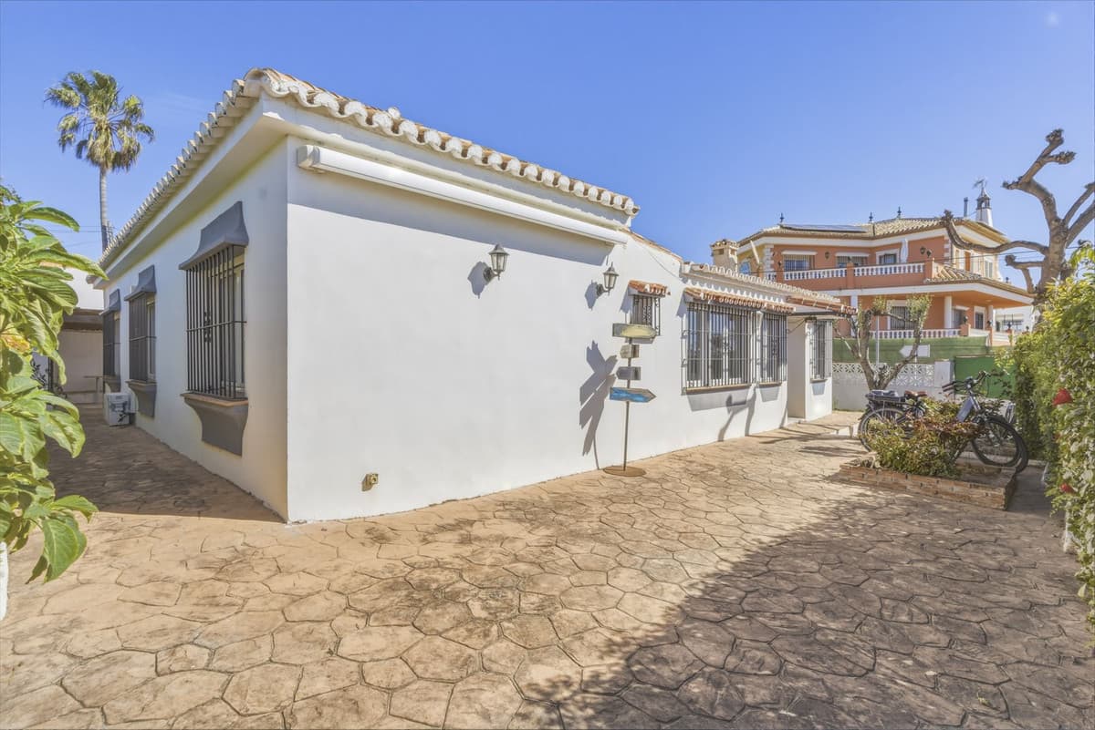 Bungalow in El Chaparral — photo 9 of 10