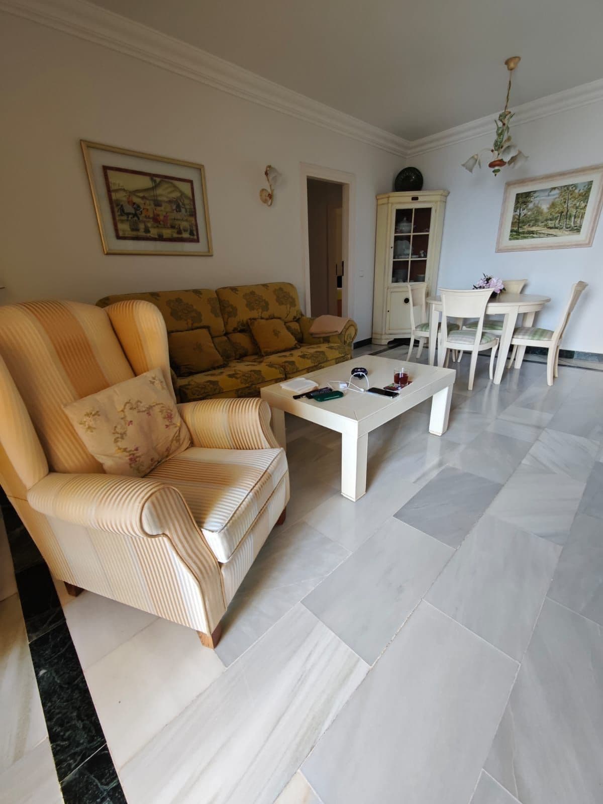 Middle Floor Apartment in Marbella — photo 6 of 10