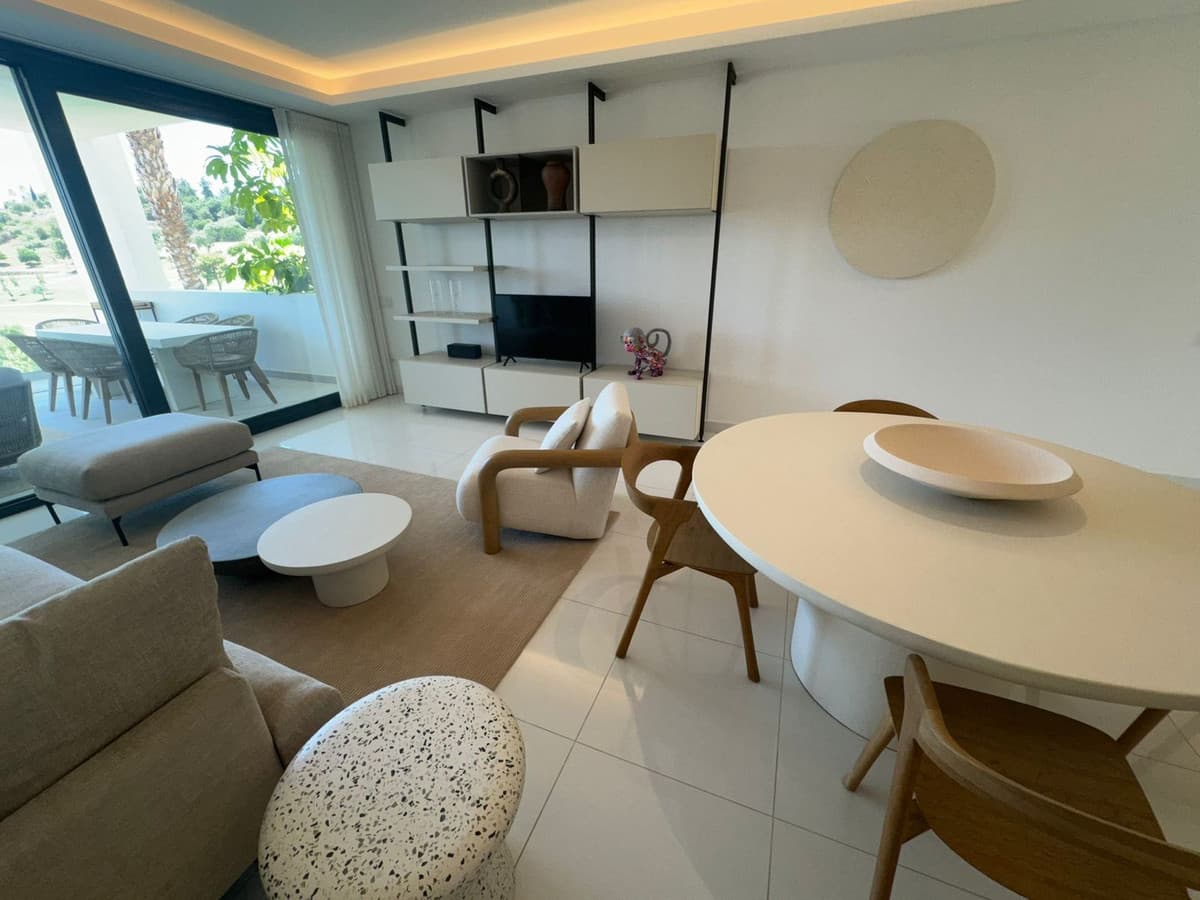 Middle Floor Apartment in Benahavís — photo 5 of 10
