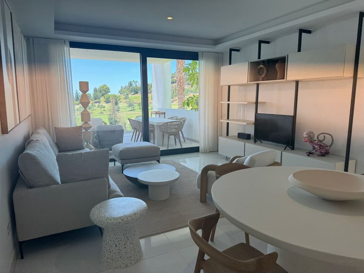 Middle Floor Apartment in Benahavís — photo 7 of 10