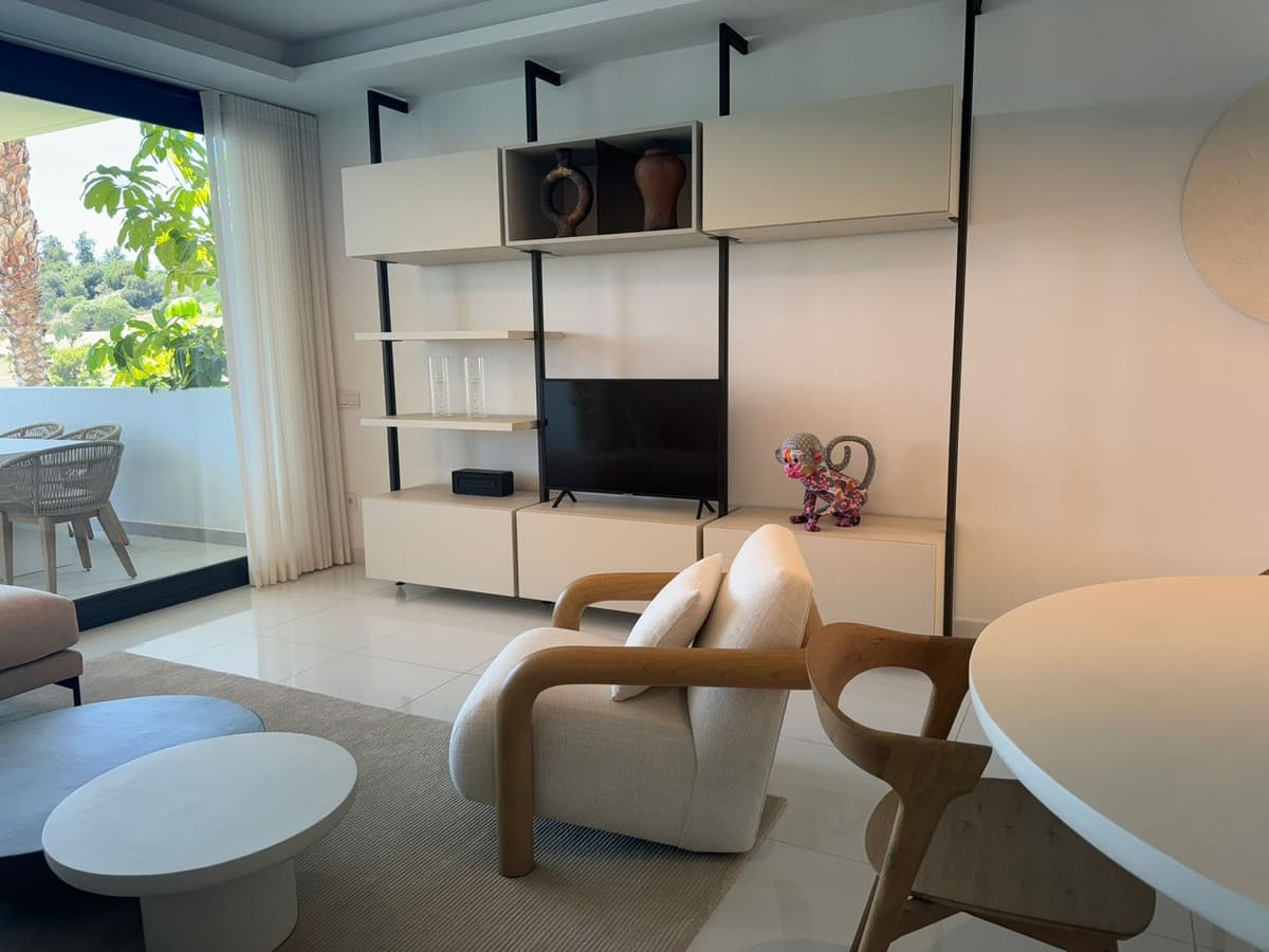 Middle Floor Apartment in Benahavís — photo 9 of 10