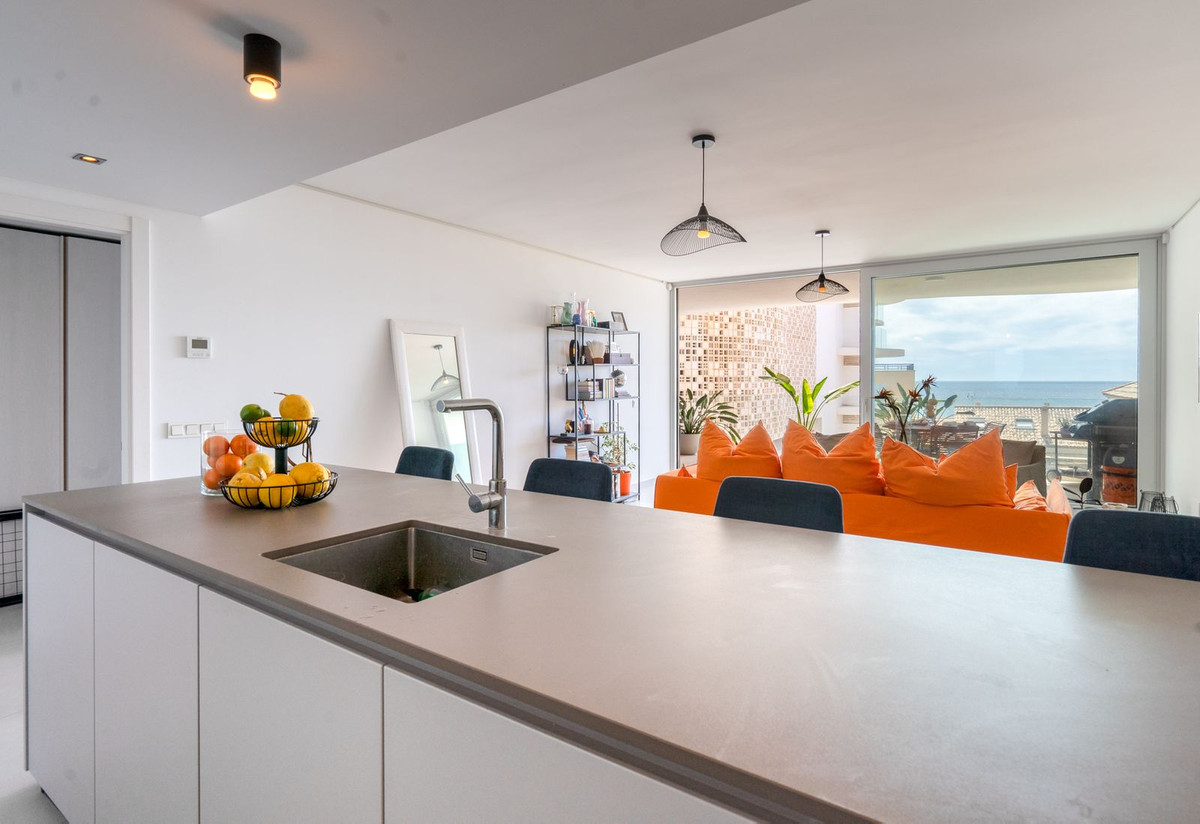 Middle Floor Apartment in Fuengirola — photo 6 of 10