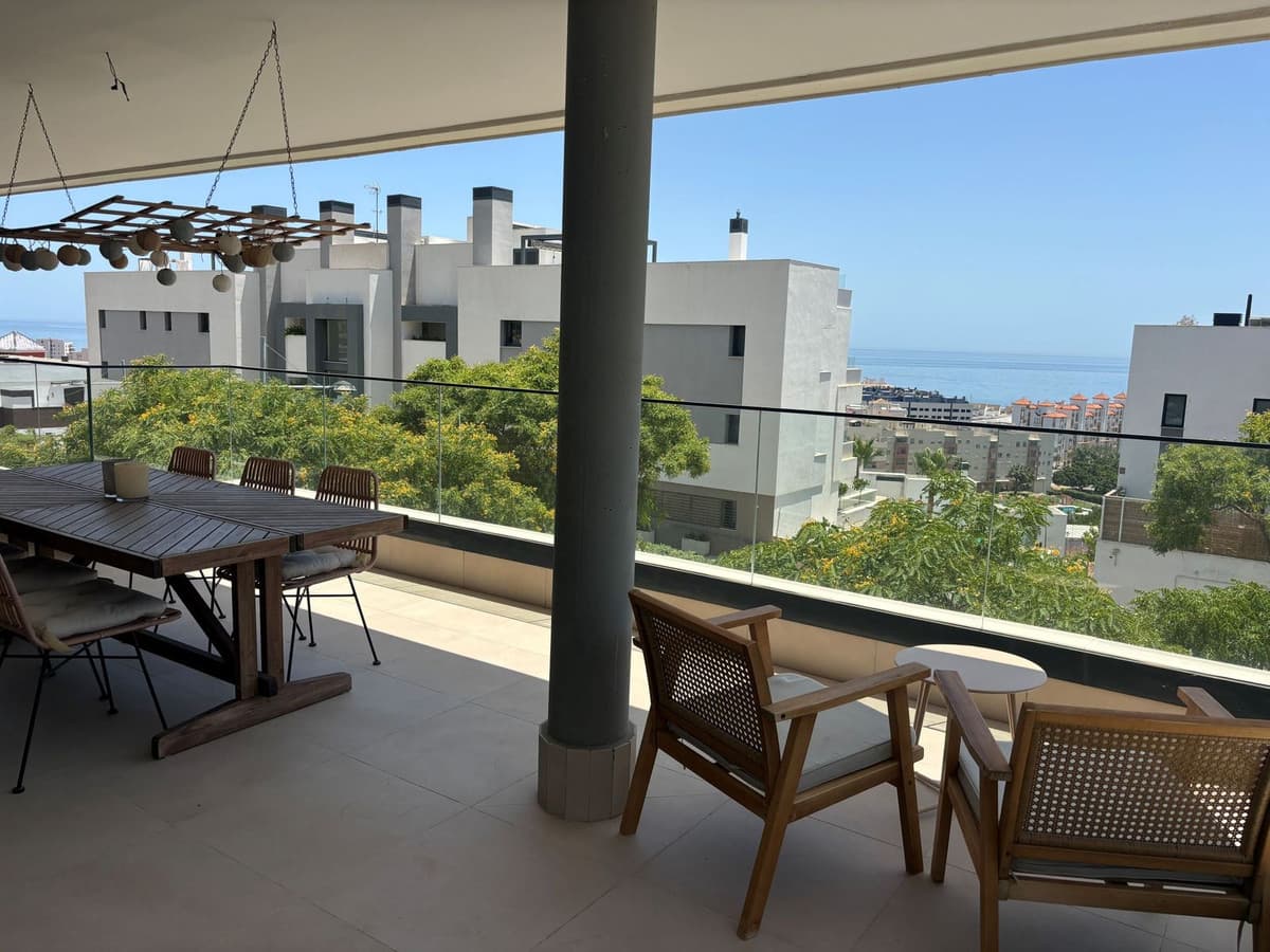 Middle Floor Apartment in Estepona — photo 1 of 10