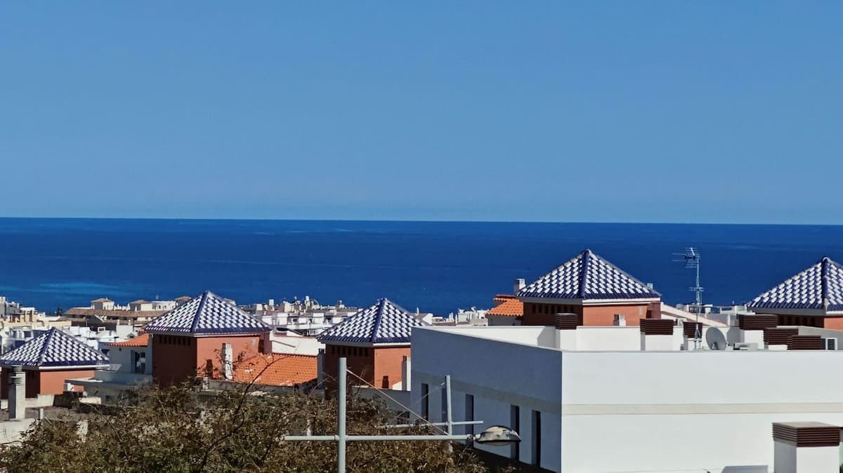 Middle Floor Apartment in Estepona — photo 6 of 10