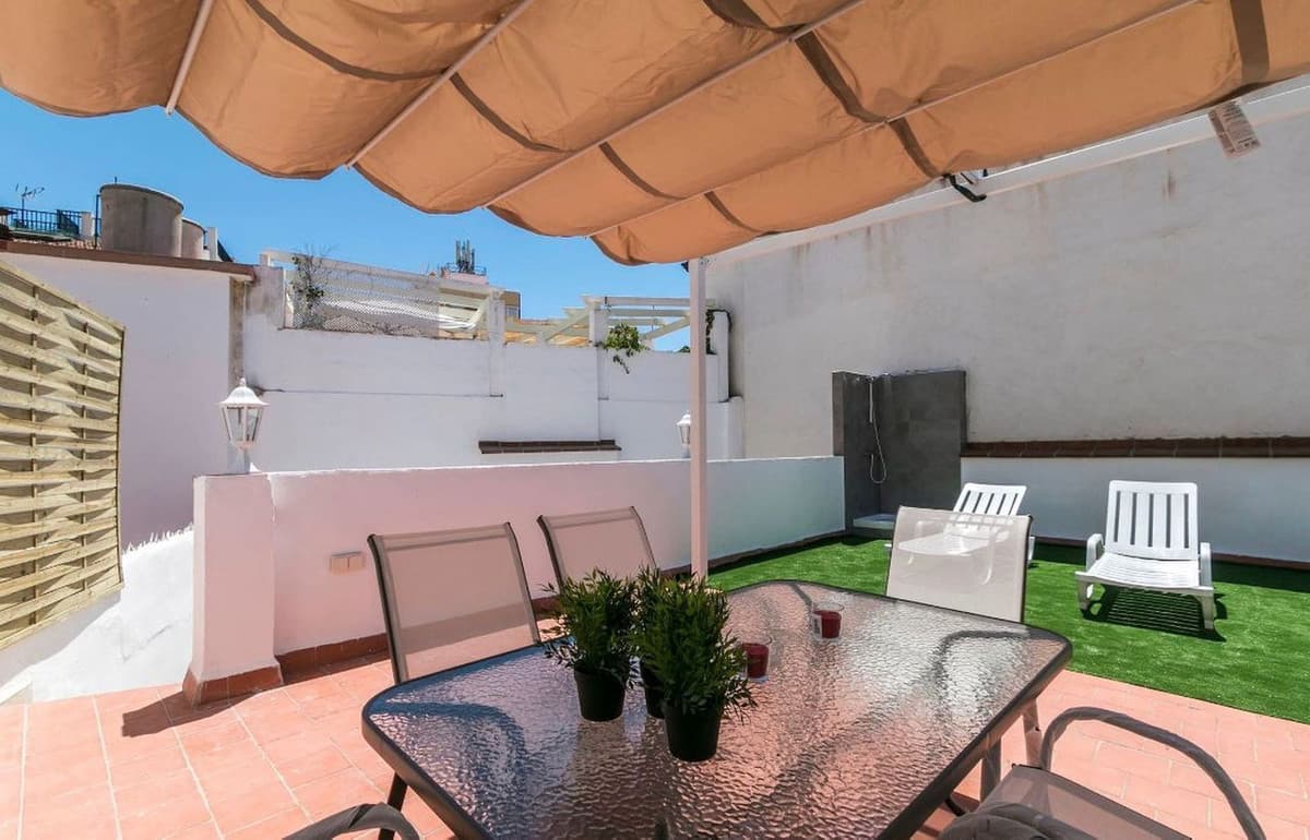 Townhouse in Málaga Centro — photo 2 of 10