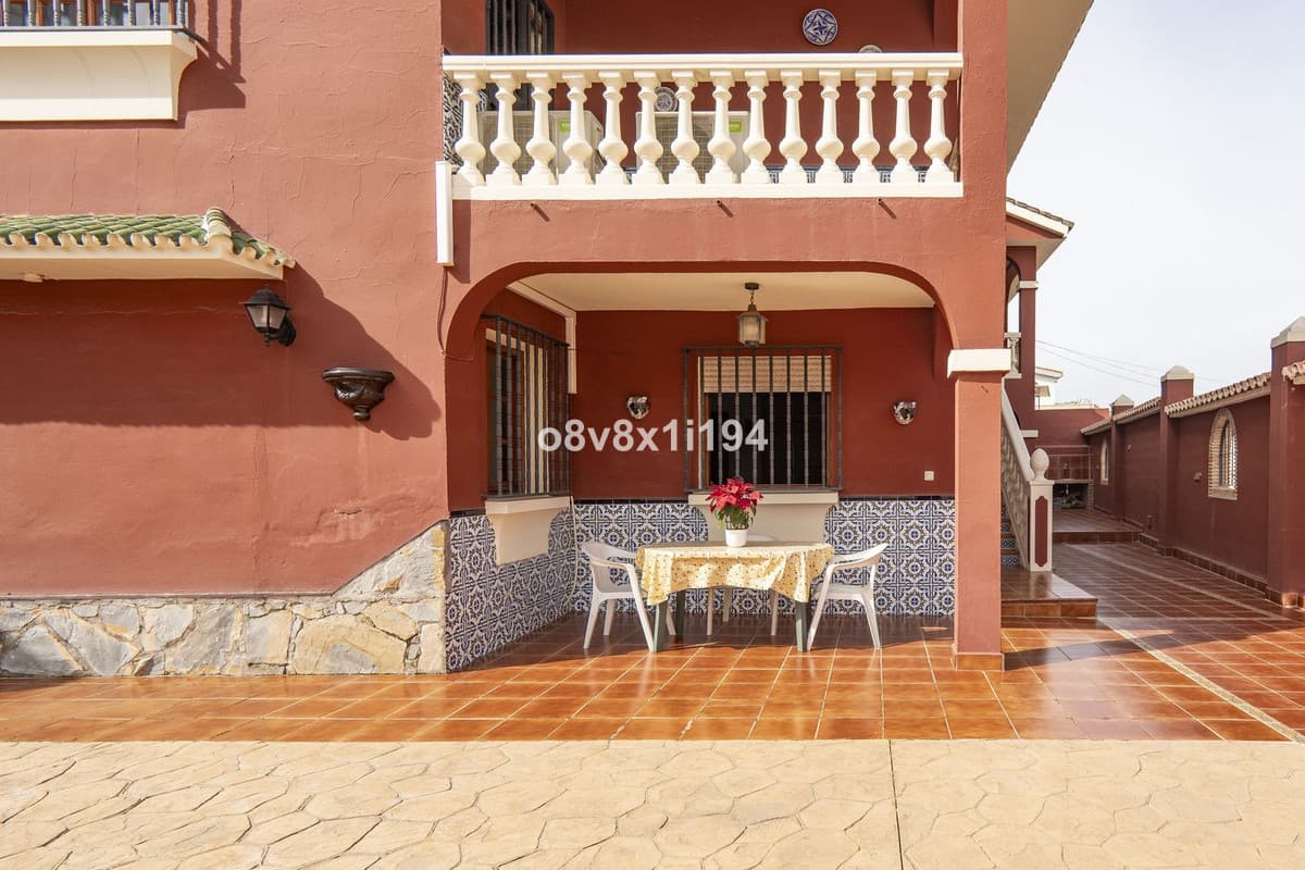 Detached Villa in Ciudad Jardín — photo 3 of 10