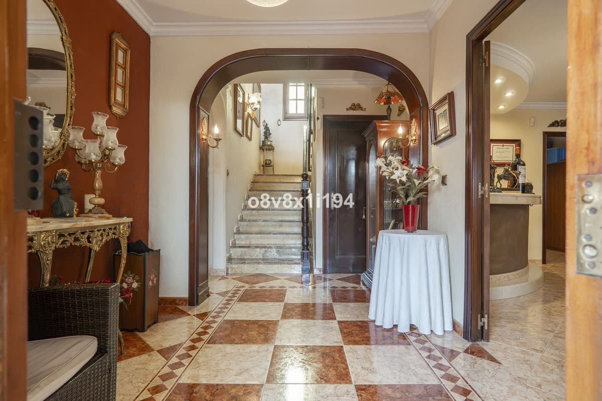 Detached Villa in Ciudad Jardín — photo 6 of 10