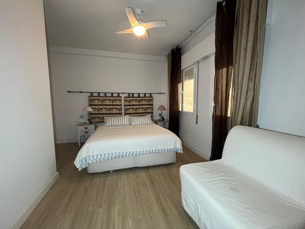 Middle Floor Apartment in Estepona — photo 8 of 10