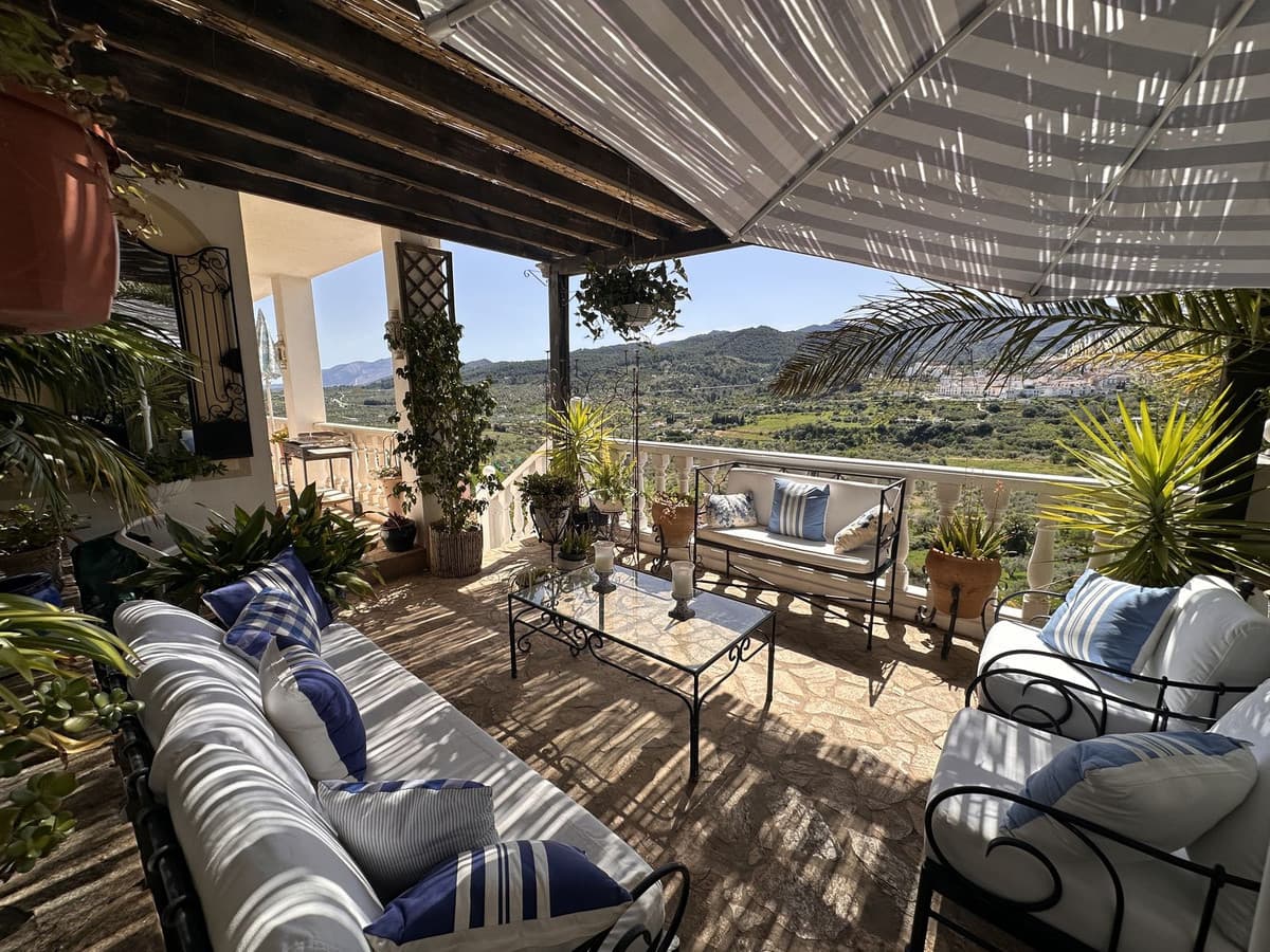 Detached Villa in Monda — photo 6 of 10