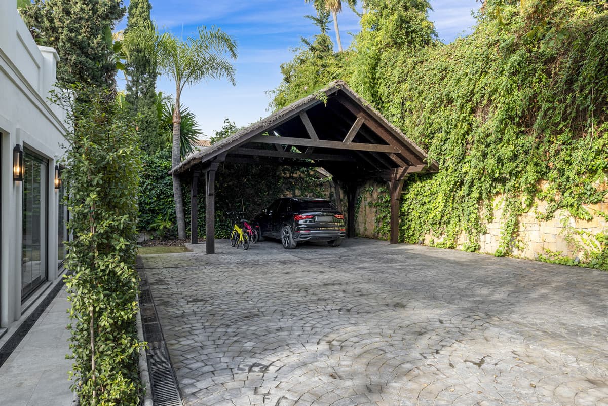 Detached Villa in Nueva Andalucía — photo 5 of 10