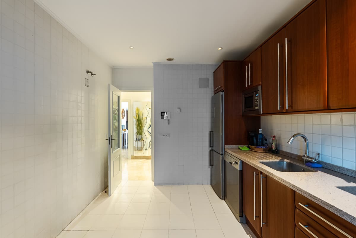 Ground Floor Apartment in The Golden Mile — photo 9 of 10