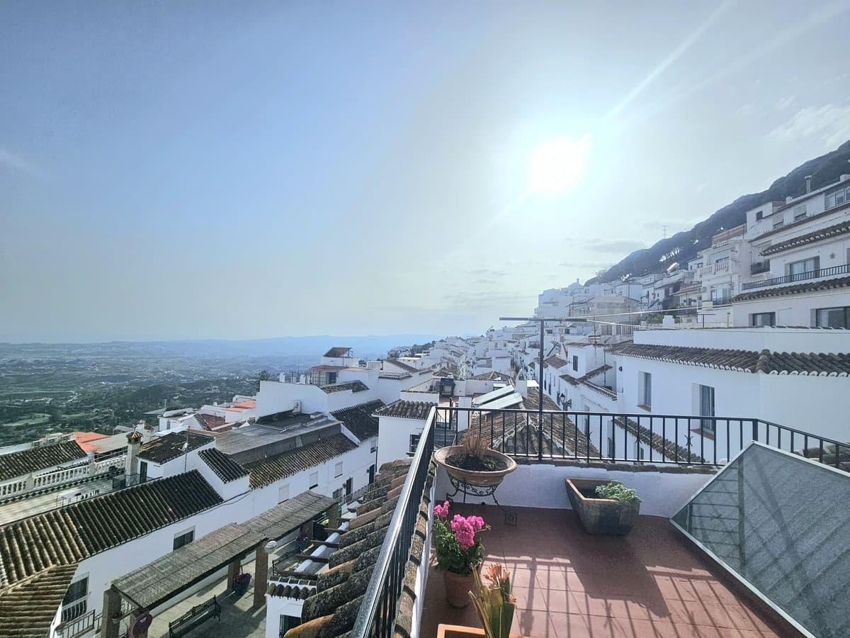 Semi-Detached House in Mijas — photo 1 of 10