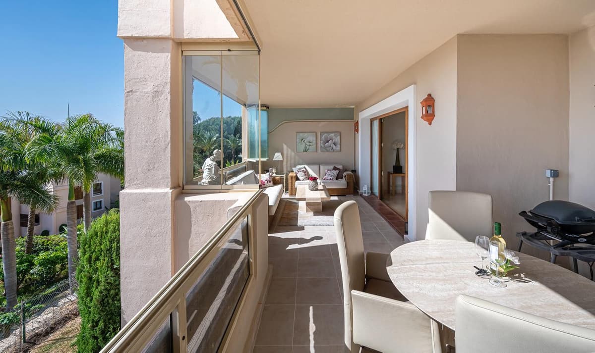 Middle Floor Apartment in El Paraiso — photo 4 of 10