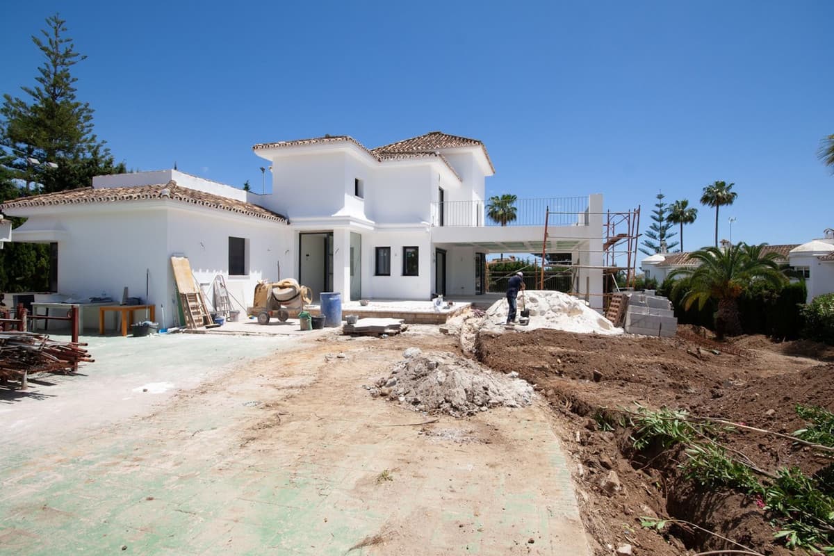 Detached Villa in Elviria — photo 1 of 10