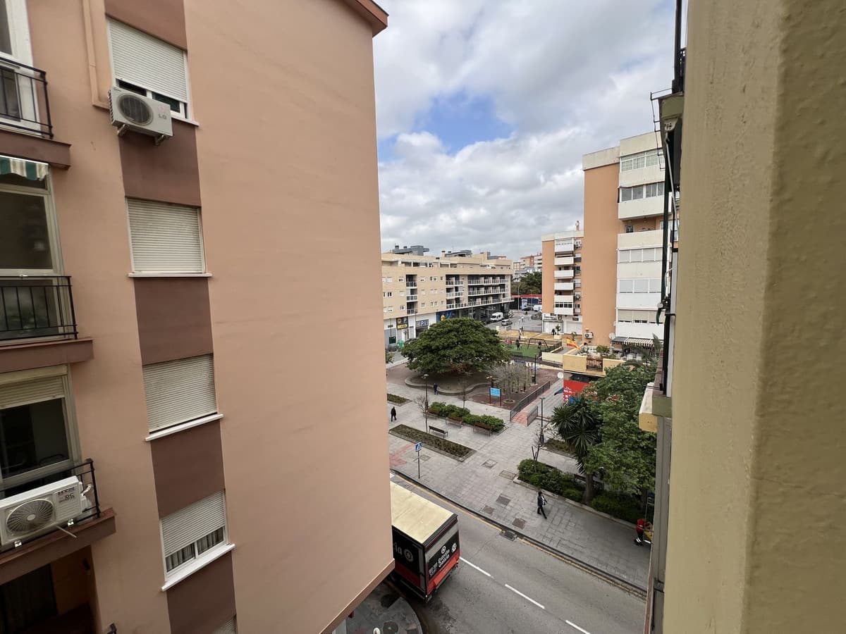 Middle Floor Apartment in Málaga — photo 2 of 10