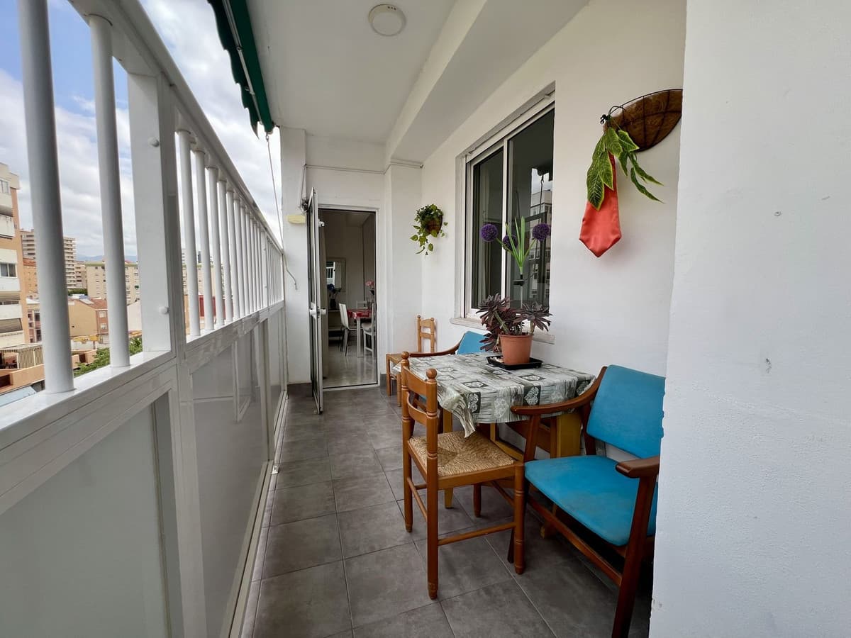 Middle Floor Apartment in Málaga — photo 3 of 10