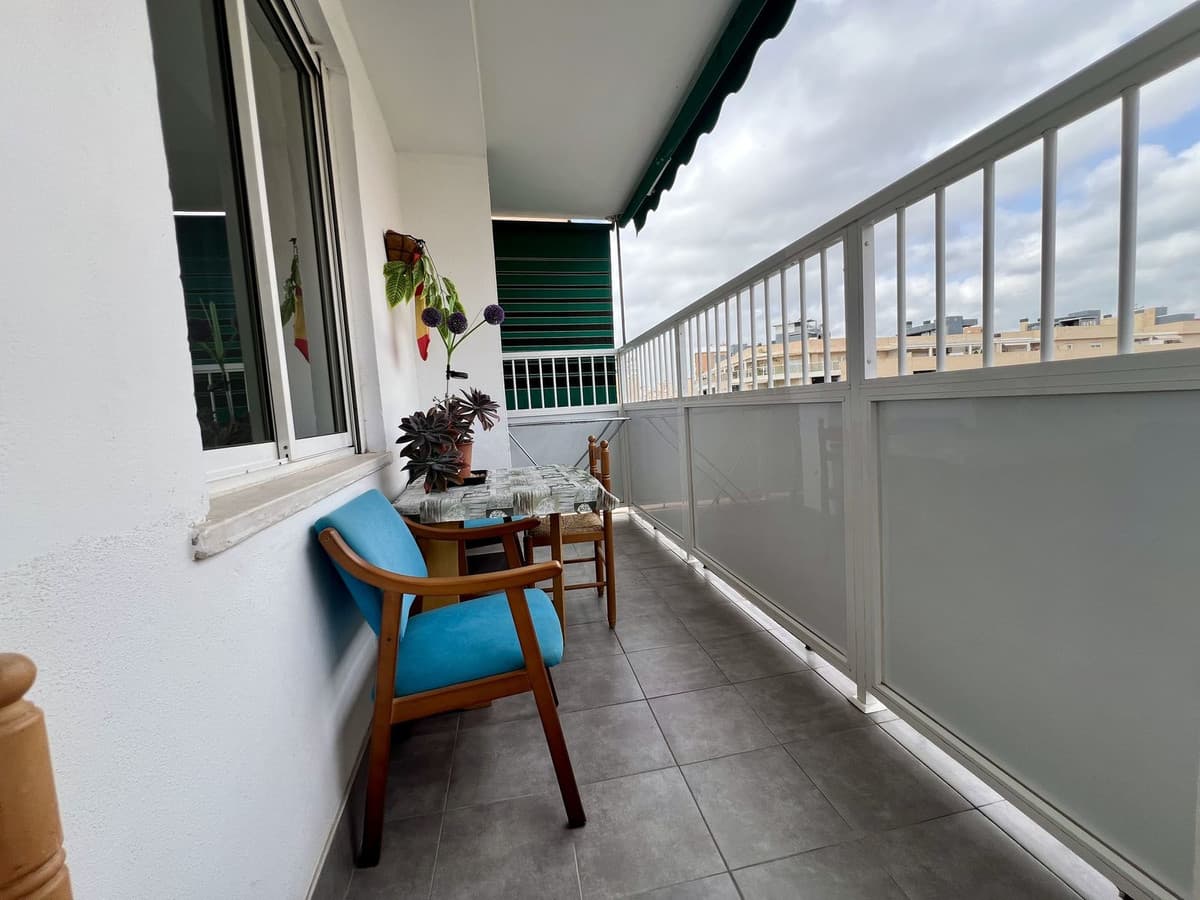 Middle Floor Apartment in Málaga — photo 4 of 10