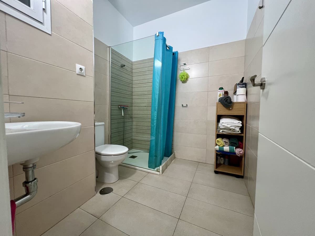 Middle Floor Apartment in Málaga — photo 9 of 10