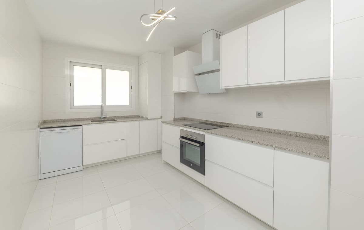 Middle Floor Apartment in Marbella — photo 7 of 10