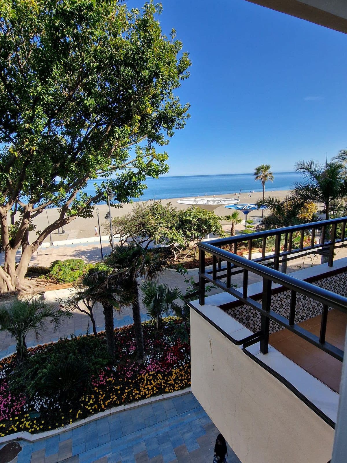 Middle Floor Apartment in Estepona — photo 1 of 10
