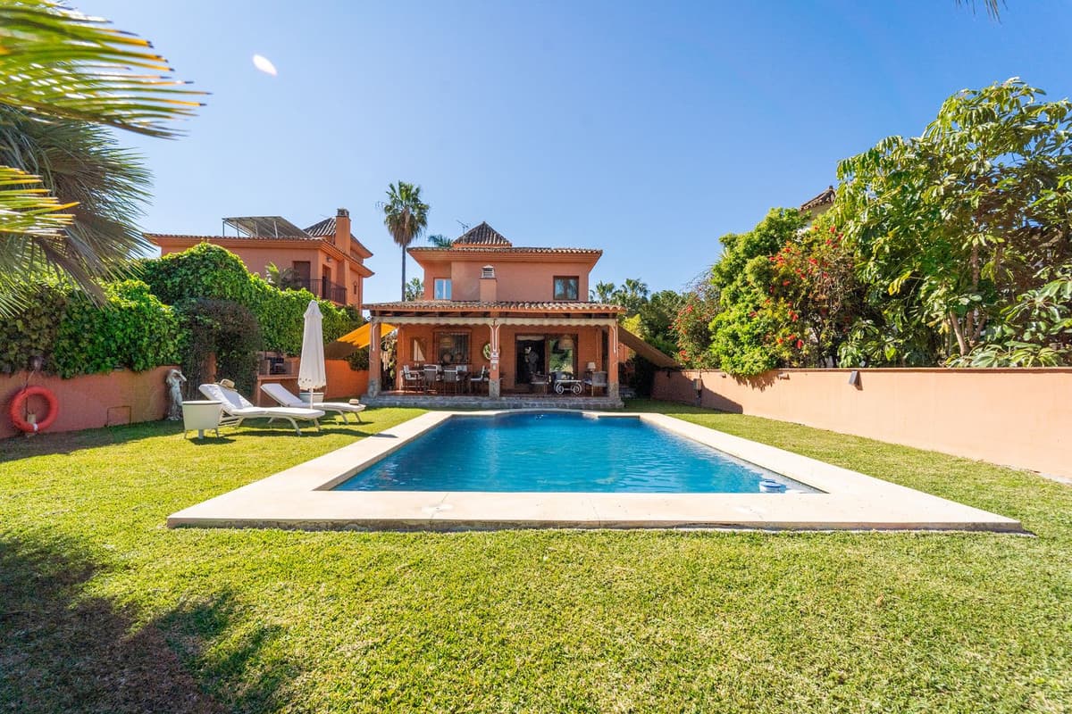Detached Villa in Mijas Costa — photo 1 of 10