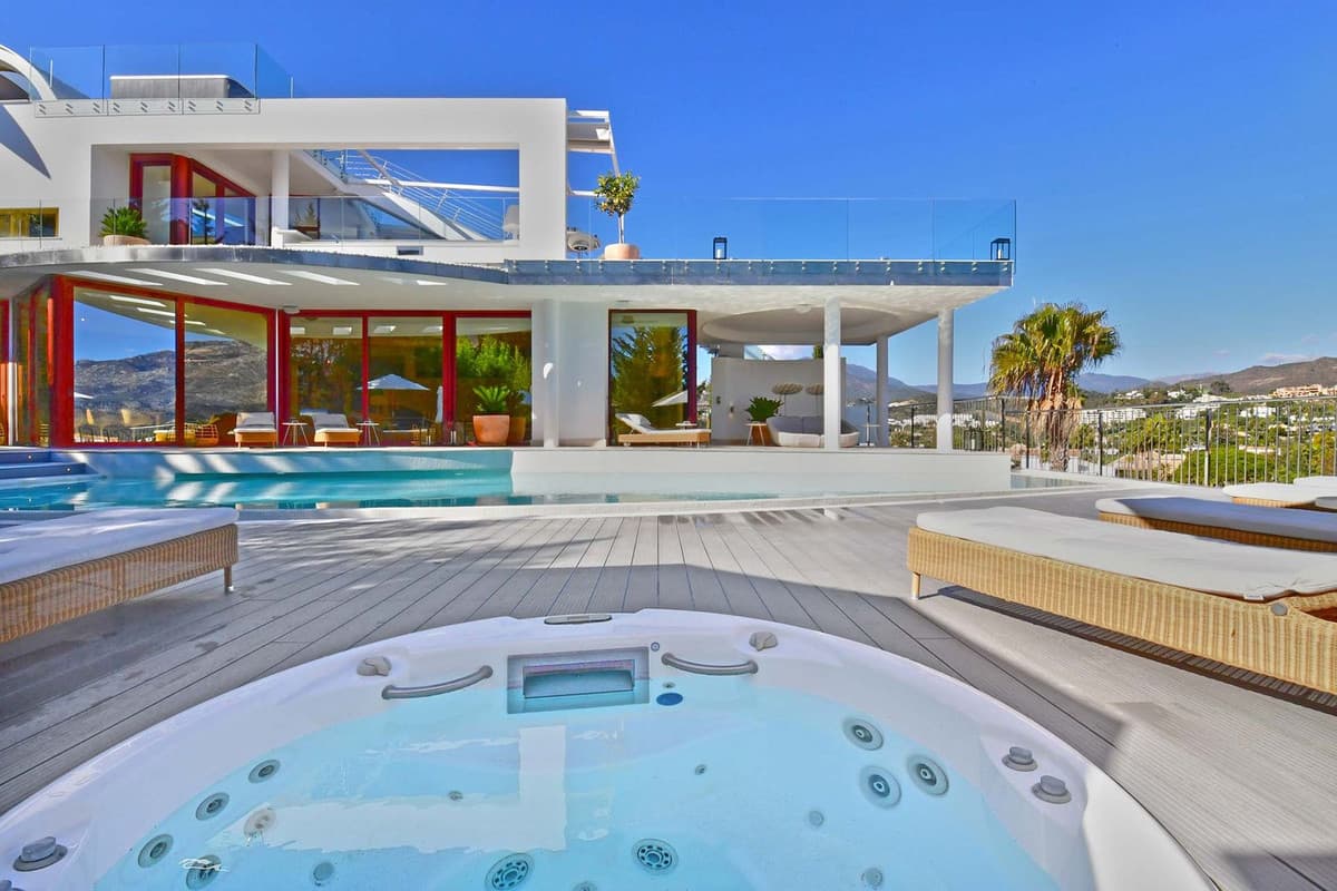Detached Villa in Nueva Andalucía — photo 4 of 10