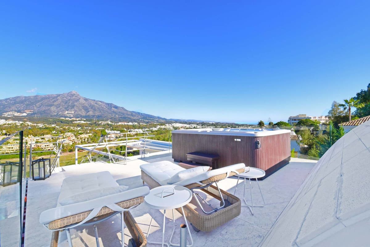 Detached Villa in Nueva Andalucía — photo 6 of 10