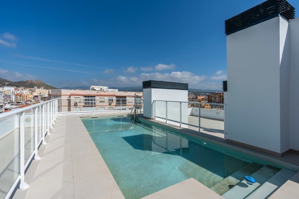 Middle Floor Apartment in Málaga Centro — photo 1 of 10