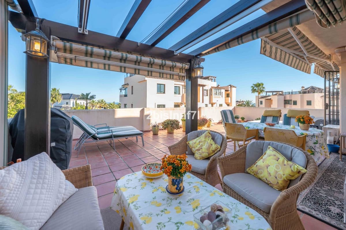 Middle Floor Apartment in Elviria — photo 3 of 10