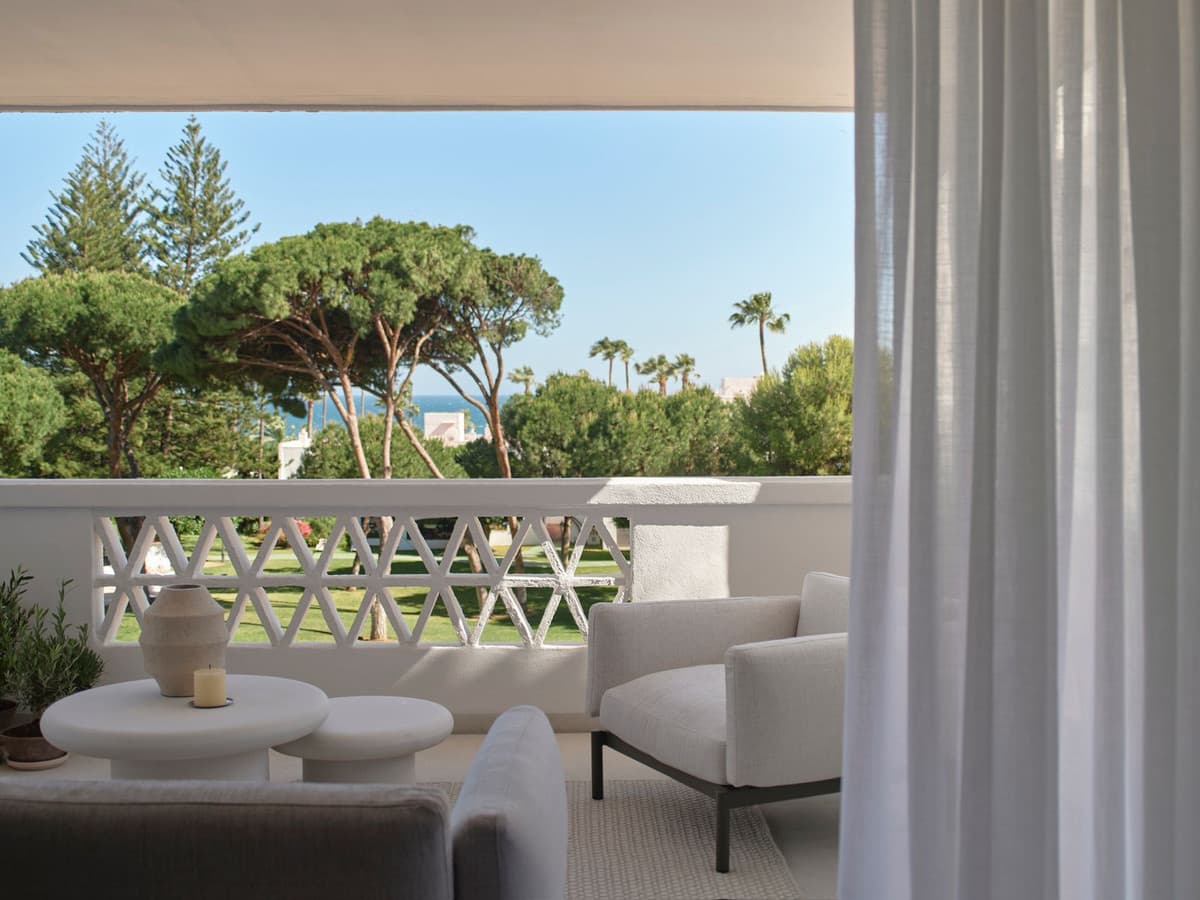 Middle Floor Apartment in Puerto Banús — photo 1 of 10