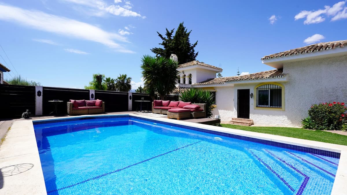Detached Villa in Sierrezuela — photo 2 of 10