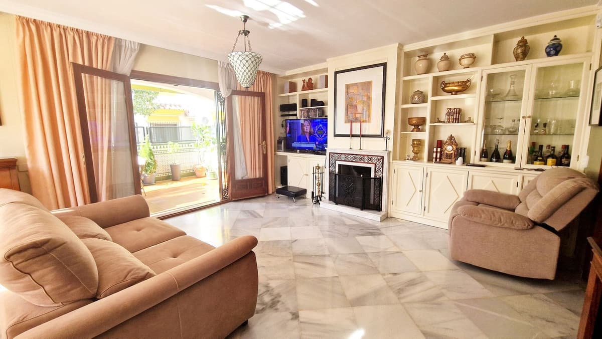 Semi-Detached House in Mijas Golf — photo 1 of 10