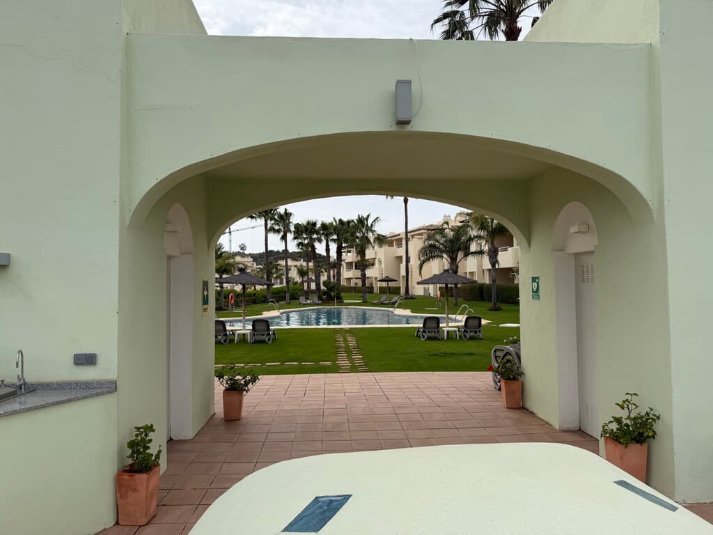 Middle Floor Apartment in Mijas Costa — photo 8 of 10