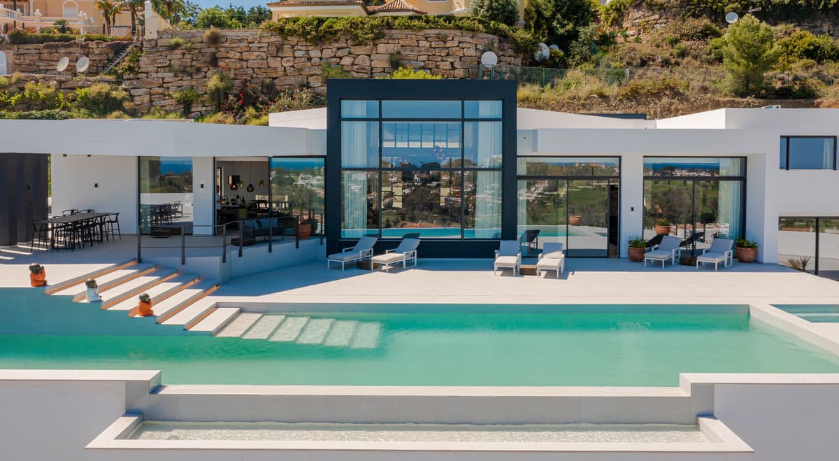 Detached Villa in Benahavís — photo 1 of 10