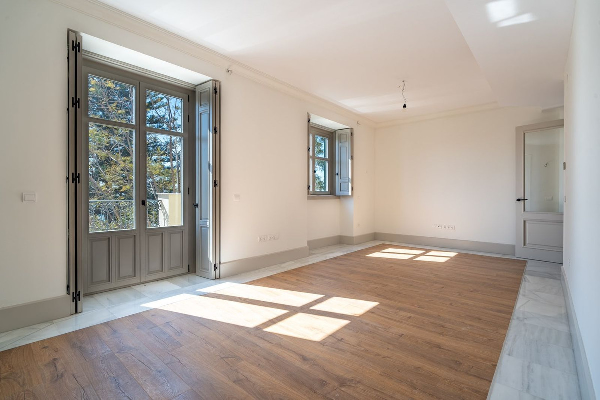Penthouse Duplex in Monte Sancha — photo 2 of 10