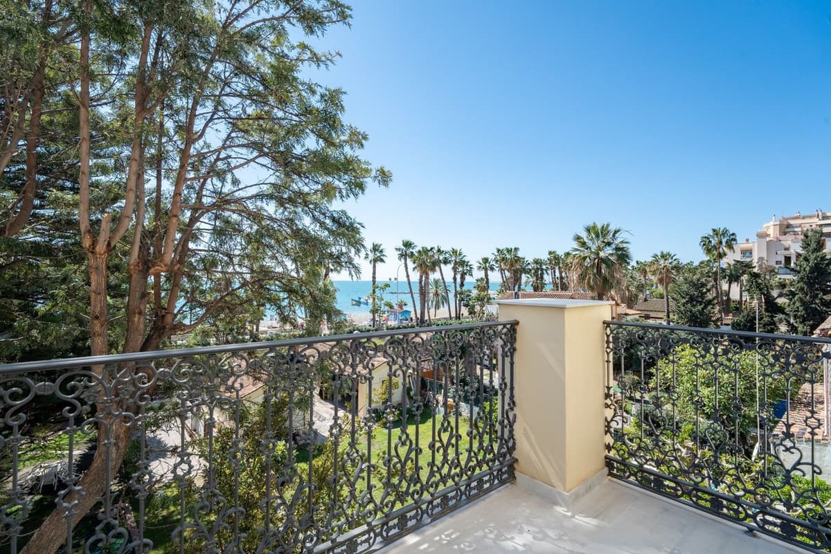 Penthouse Duplex in Monte Sancha — photo 5 of 10