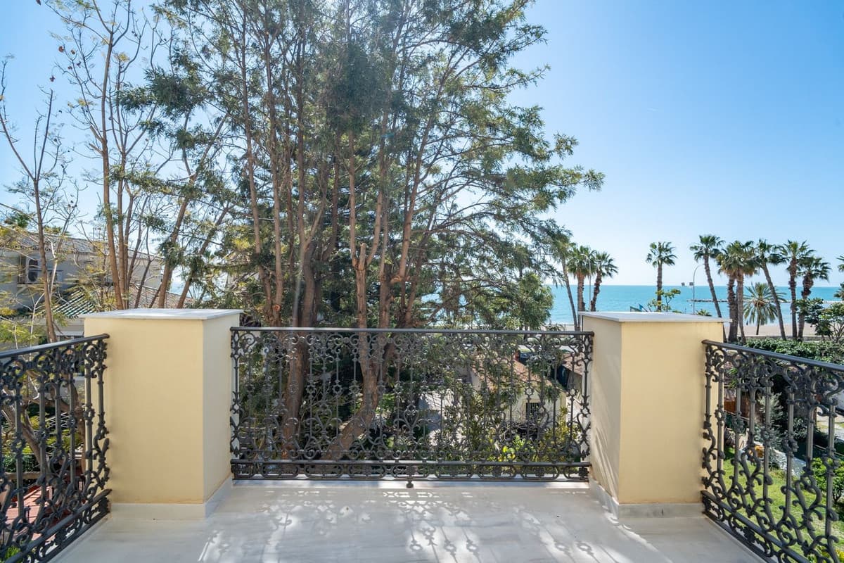 Penthouse Duplex in Monte Sancha — photo 6 of 10