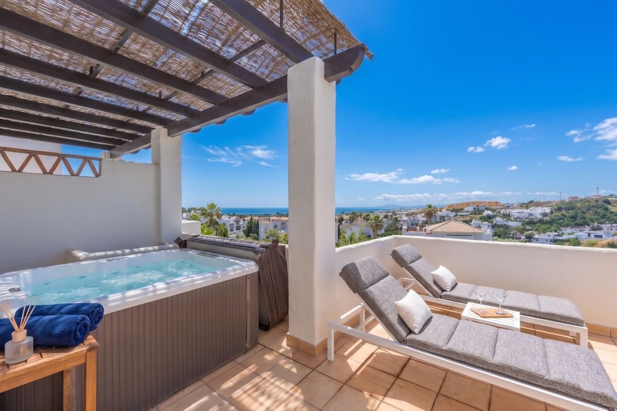 Penthouse in Estepona — photo 1 of 10