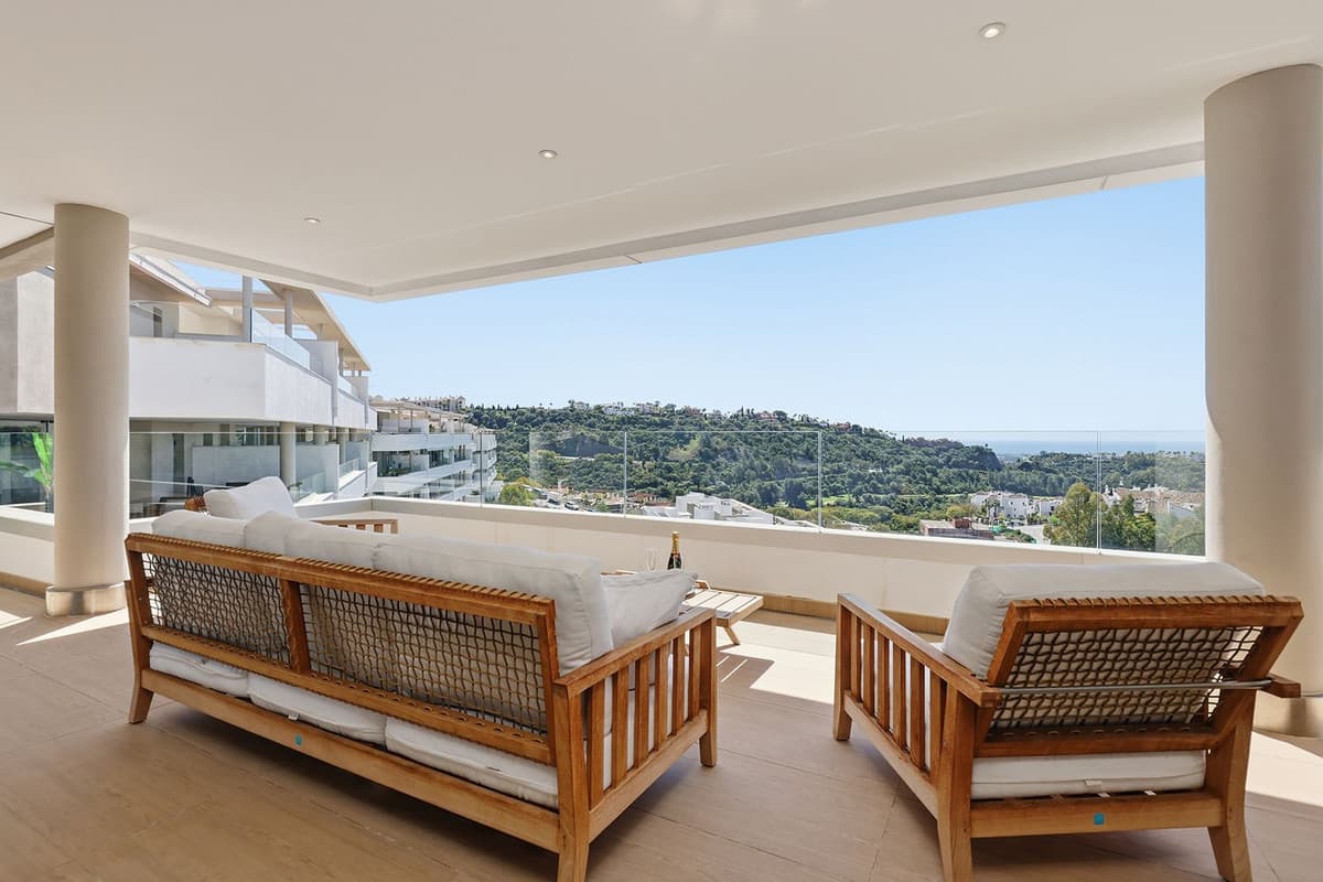 Penthouse Duplex in Benahavís — photo 4 of 10