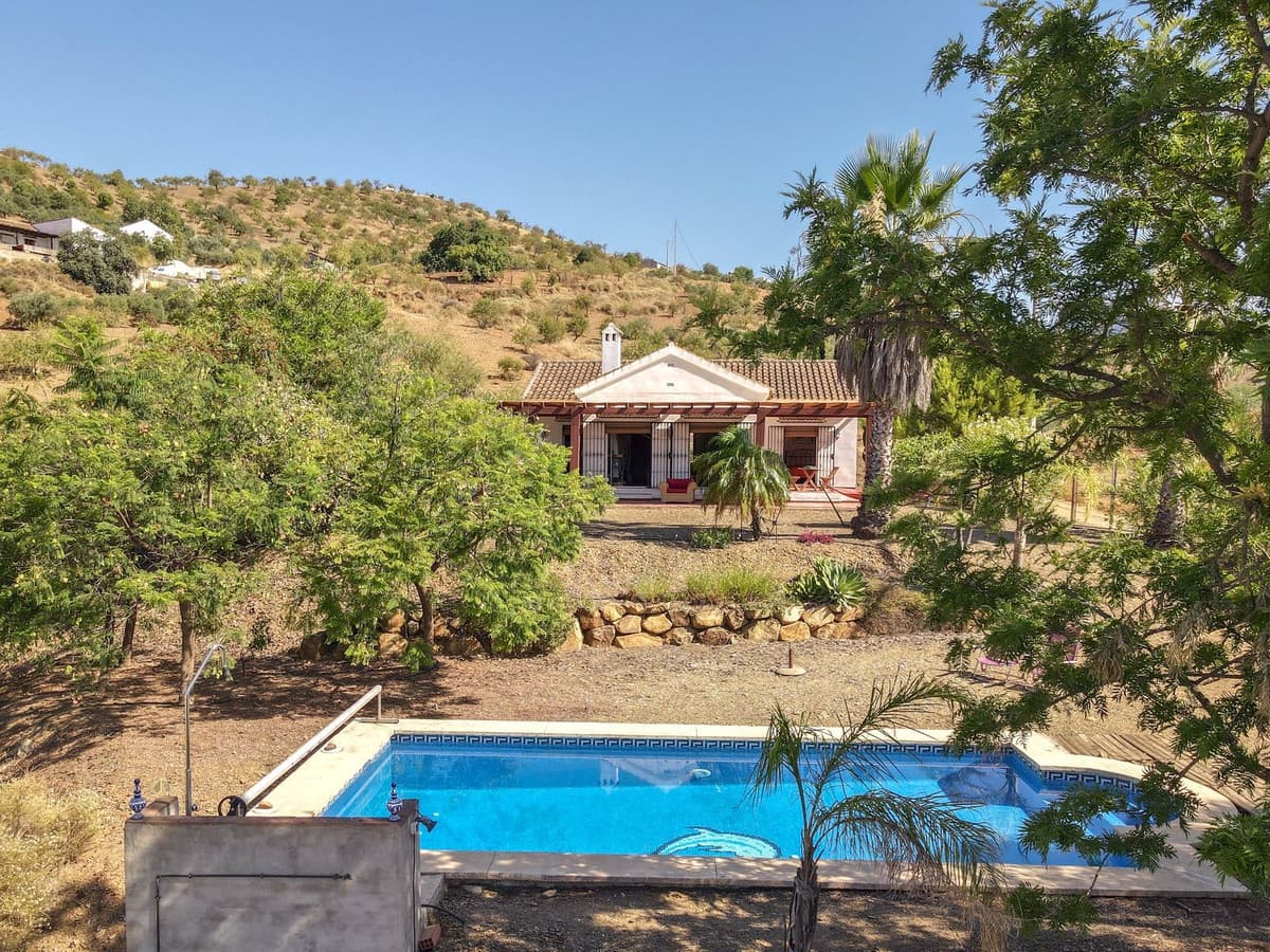 Detached Villa in Tolox — photo 1 of 10